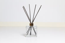 Load image into Gallery viewer, Black reed diffuser with white background
